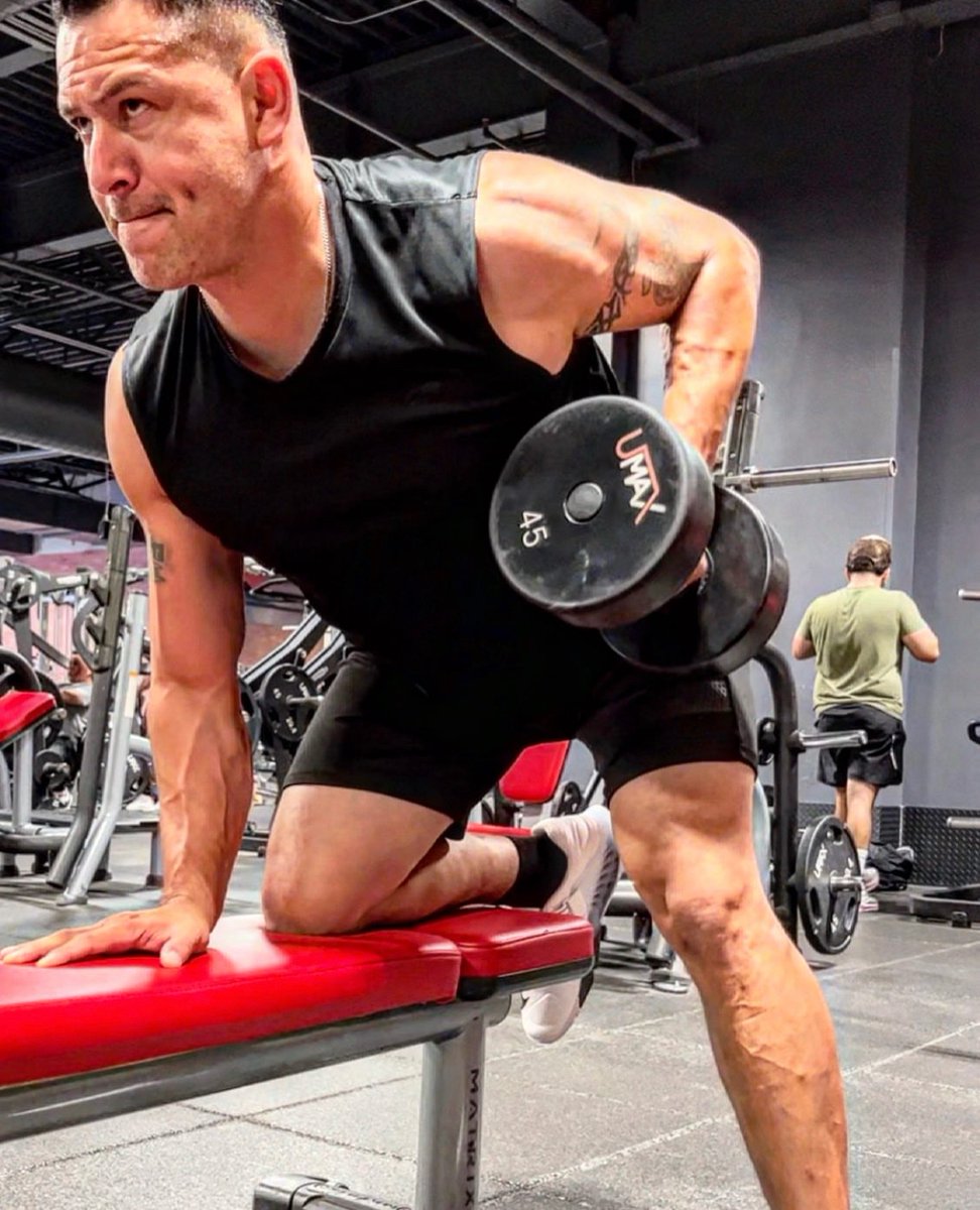 FredoOnTheRadio - My Friday morning workout FACE…Let’s see your FACE!  @goldsgymsouthsalinas @hollistergoldsgym @montereygoldsgym <a href="/goldsgymnorcal/">Gold's Gym, Nor Cal</a>