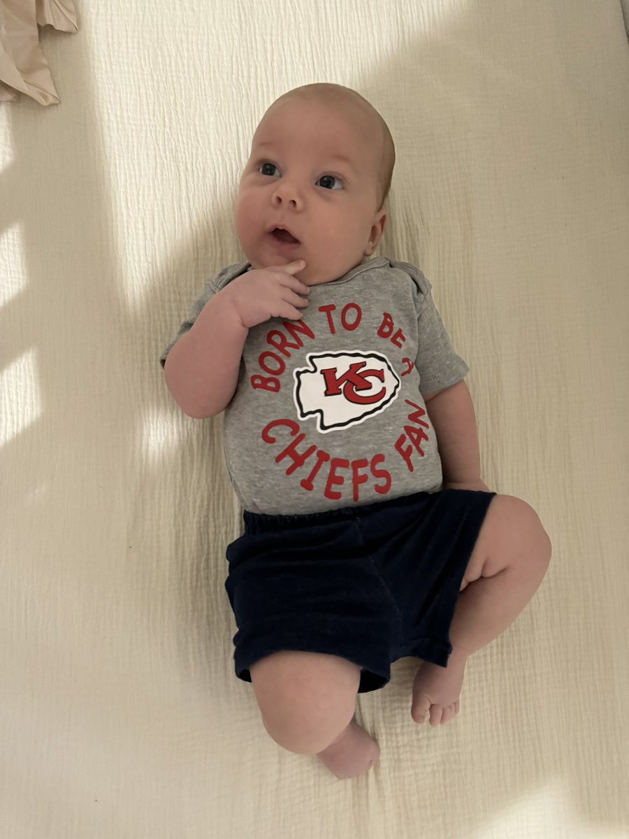 Nash is happy about the Chiefs win last night ❤️💛