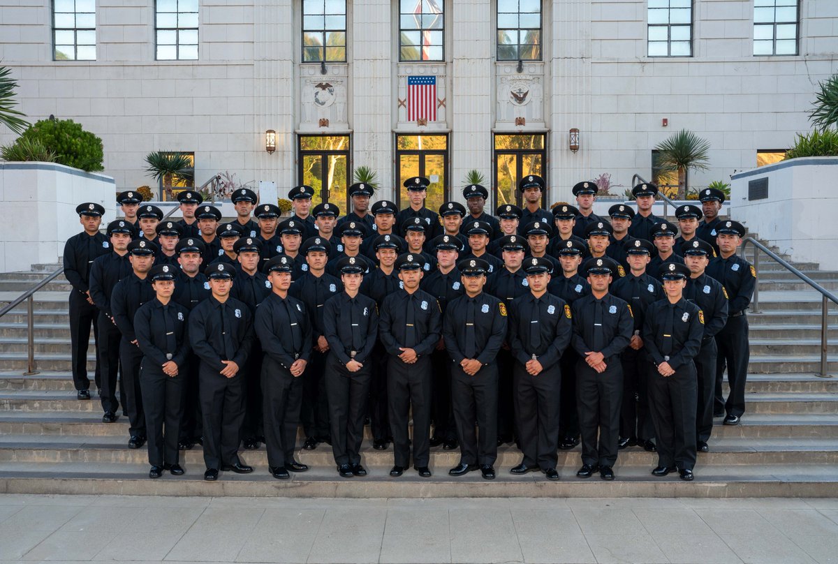 Today, Your #LAFD welcomed the graduates of Recruit Class 23-5! Now the real learning begins...  Details and photos: lafd.org/news/lafd-welc…