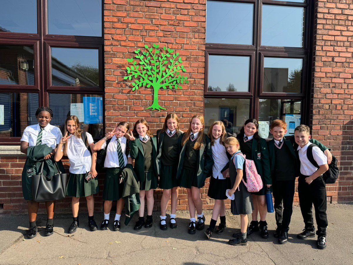 So look where this lot ended up after their first week at high school .. lol!!! This just shows how St Teresa’s filled their hearts! 🥰 <a href="/StTeresasRCP/">St Teresas RCP Irlam</a>