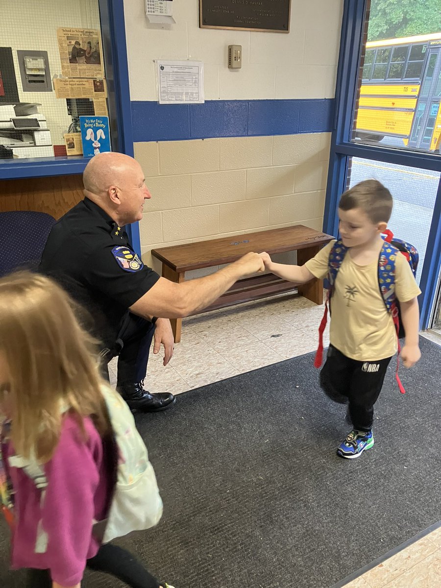 SochaCindy's tweet photo. Our first Fist Bump Friday with our favorite Police Dept. Thank you!@DouglasSuper1 @Douglasmapd https://t.co/ELsgkQ2Ruu