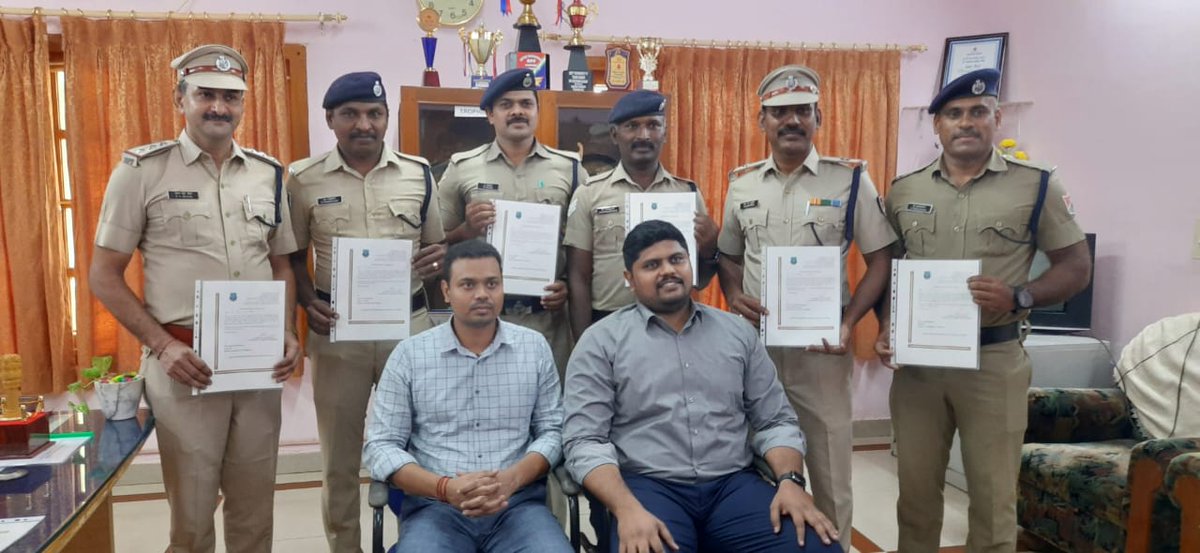 SundarSubbiah's tweet image. Addl Director General #DRI, Chennai, S. Thirunavukkarasu, has sent #commendation certificates to #RPF team of #Madurai for "exemplary" work by helping DRI officials in #nabbing #drugpeddler with 31.5 kgs of #Methamphetamine, valued at Rs 150 crore, on March 1, 2024.  @THChennai