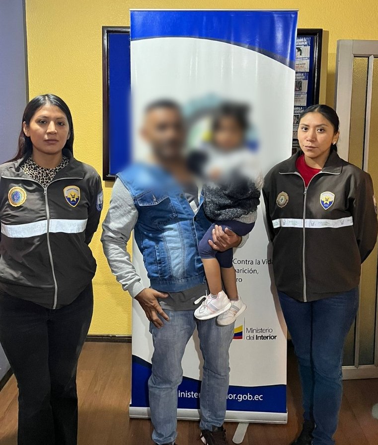 #ATENCIÓN ||

EN RIOBAMBA LOCALIZAMOS SANA Y SALVA A UNA MENOR DESAPARECIDA 

Tras diligencias investigativas, localizamos en Riobamba, #Chimborazo a la menor Zeivanna S., quien se encontraba reportada como desaparecida desde el 29 de agosto de 2024, en #UIO. La motivación
