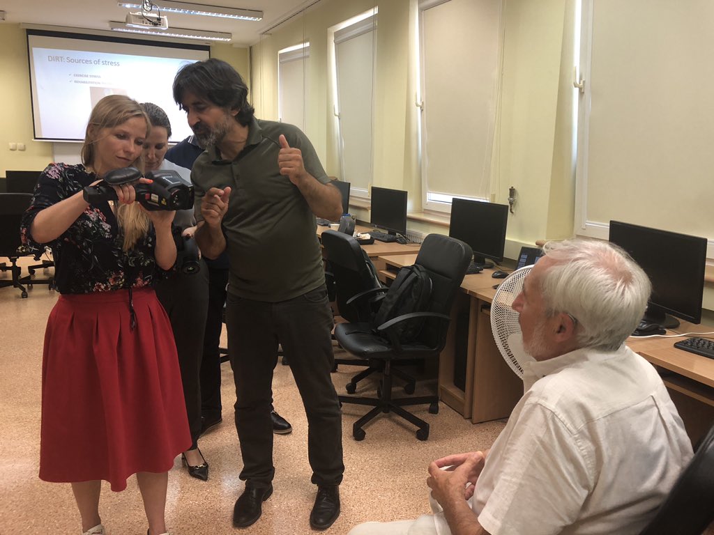 Prof. Manuel Sillero-Quintana and Prof. James Mercer demonstrate thermography in the EAT Short Course practical session today #XVIEATCongress