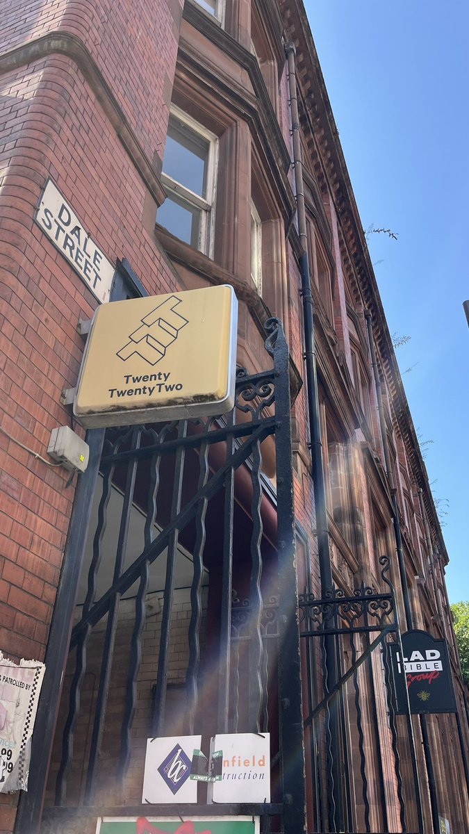 PeopleofGMCR's tweet photo. Quick stop at @TTTMCR where I hosted my first ever @OneMinuteBriefs event TEN YEARS AGO!! You can see @ladbible is just next door too.

Here’s the event video ❤️ https://t.co/xQN5Aq00SV

I spy @stephenhunter21 @Matthew__Wyatt @ShireenDew @PaperjamCreate https://t.co/TcdO5k2bdR