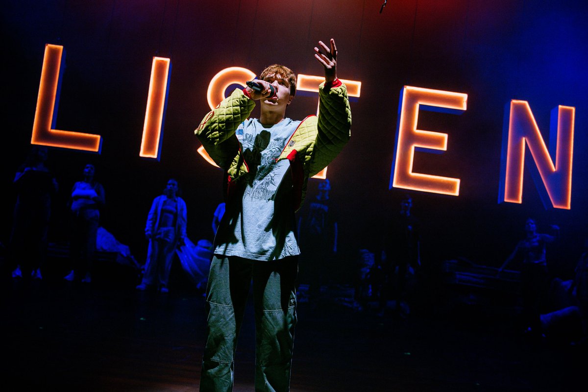 První premiéra sezony je tu! 🌟

Pro Novou scénu ji připravilo tvůrčí duo Janek &amp; Natálka ve spolupráci s teenagery nejen (!) z dětských domovů.

Sondu do života mladých lidí v ústavní péči uvedeme ve světových premiérách už 8. a 9. 9. na <a href="/NOVA_SCENA_ND/">NOVÁ SCÉNA ND</a>!

classicpraha.cz/aktualne/kultu…