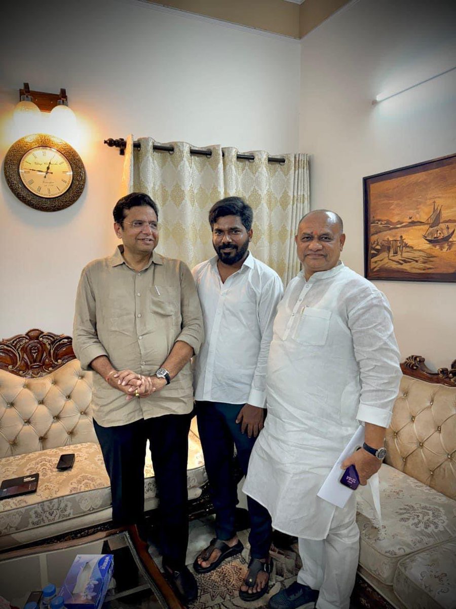 PRavikanth2345's tweet photo. Mahesh Kumar Goud garu as Telangana's 4th TPCC president

🔸Mahesh Kumar Goud who is currently MLC.
🔸Mahesh Kumar Goud who worked in party organization from NSUI. https://t.co/hU0r4hDmpx
