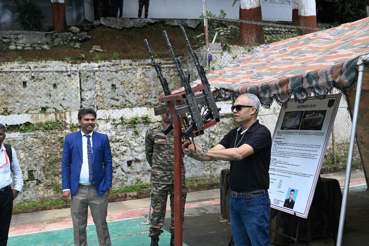 adgpi's tweet image. #Atmanirbharta for a stronger &amp;amp; self-reliant #India

#IndianArmy organised a week-long Forward Area Tour # FAT, in the difficult terrain of #EasternSector for the delegates of #Industries, #MSMEs, #StartUps &amp;amp; #Academia to acquaint them with the challenges of the operational areas…