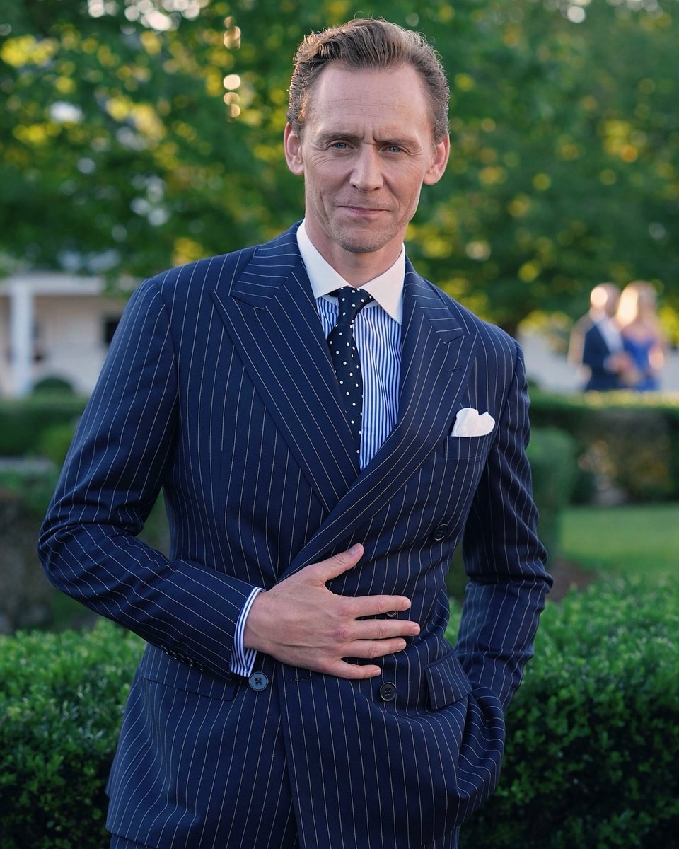 Best of Tom Hiddleston tweet media