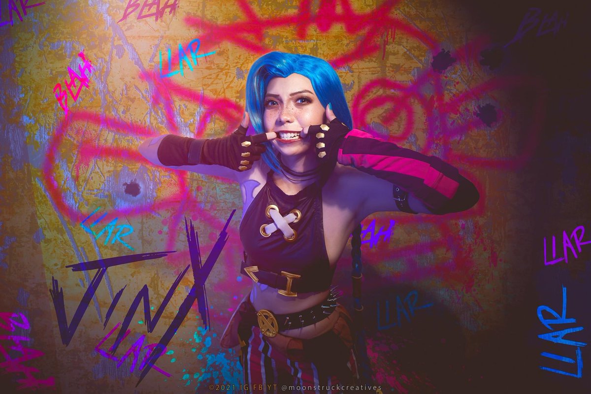 kitzcua's tweet photo. Paint the town blue 💙

I badly wanna remake my Jinx cos since this was just an impromptu shoot with Moonstruck back in 2021. Literally went to their place at 3am after I did my makeup then we took some photos. HAHA. I doubt my cos still fits. I was soooo thin back then D:

====
📸 @m_creatives 
#Arcane #PaintTheTownBlue #jinx #cosplay @arcaneshow