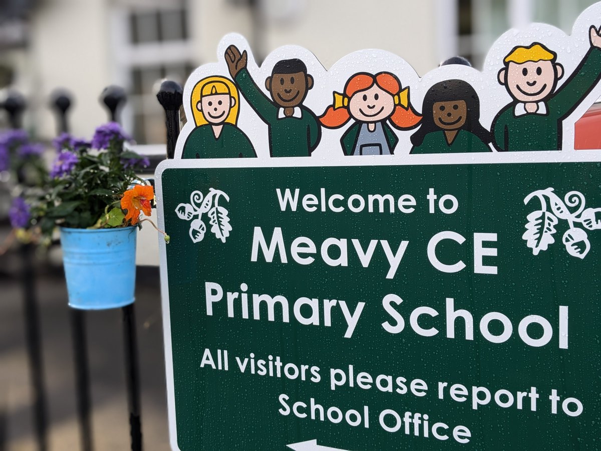 What a fabulous start to the school year. Happy children learning in a beautiful environment. A special thank you to our mystery gardening neighbour who planted up our lovely pots and hanging baskets ready for the start of term 🥰