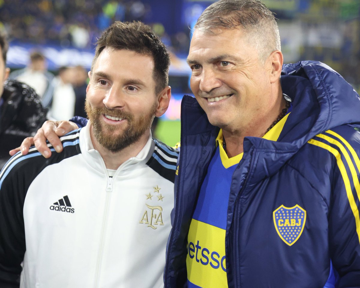 frentepxeneize's tweet image. Feliz Cumple Blas Armando Giunta! 🥚🥚🥚

#Giunta #BocaJuniors #Boca #CABJ #DaleBoca #Bombonera