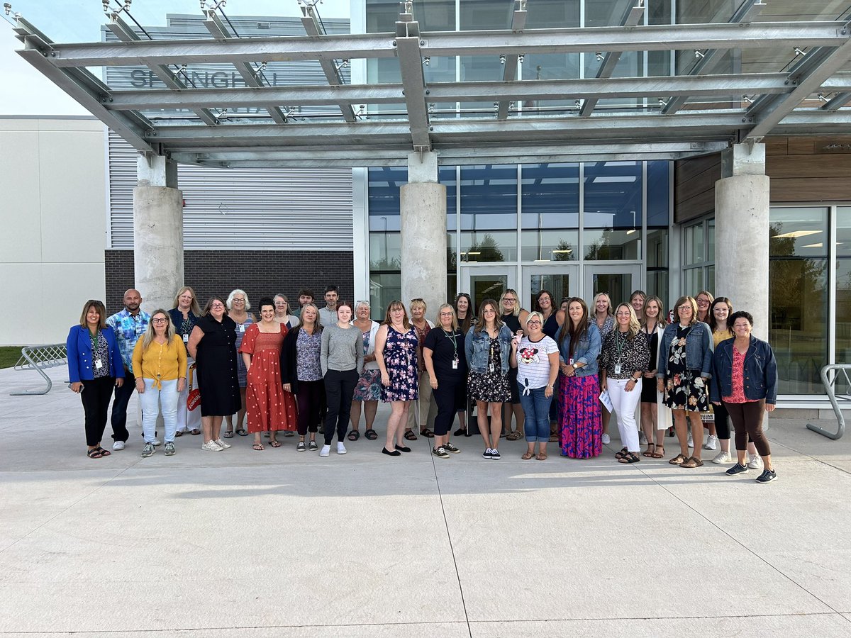 A new chapter begins for students and staff at Springhill Elementary School. Welcome Back To School! #ChignectoFamily <a href="/CCRCE_NS/">CCRCE</a>
