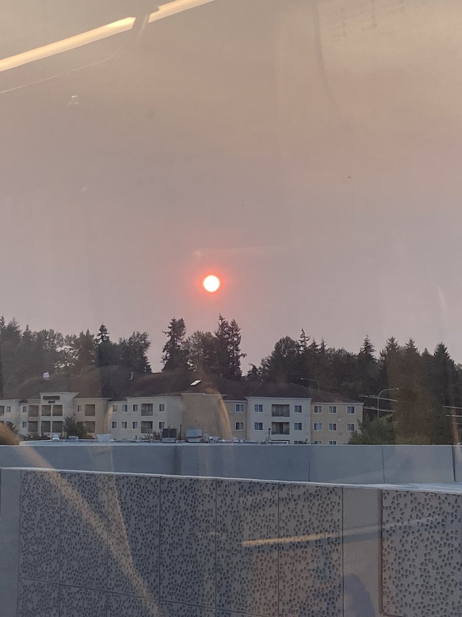 BrianTheSherpa's tweet photo. It looks like I woke up to a Red Sun. Am I on Krypton ~!?! https://t.co/srv6XYsLZl