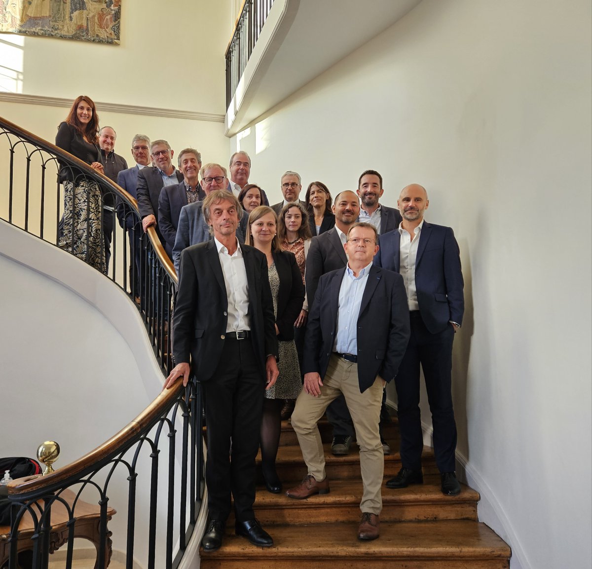 [#PEM2I - Microbiologie | Aurillac - 05/09]

➡Dans le cadre de la construction du pôle d’excellence microbiologie industrie et innovation (PEM2i), l'association PEM2i Entreprises a été créée pour fédérer les entreprises participantes
📌Cette nouvelle étape dans la structuration