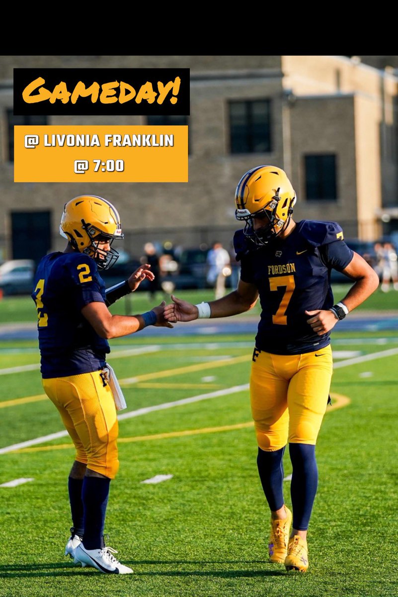 TractorFootball's tweet photo. Tractors are on the road tonight at Livonia Franklin! 

🚜🚜🚜

#GOTRACTORS https://t.co/TKfDypnmmi