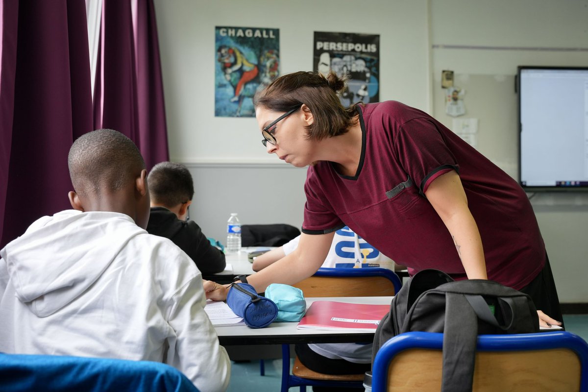 RLaganier's tweet photo. Faire progresser chaque élève des classes de 6e et 5e en français 📚 et mathématiques 🧮📐 : au collège @AnatoleMont, déjà bien engagé dans la mise en place de groupes de besoins à effectif réduit, les progrès sont notoires pour les élèves qui y participent https://t.co/5vOjxZAUrE
