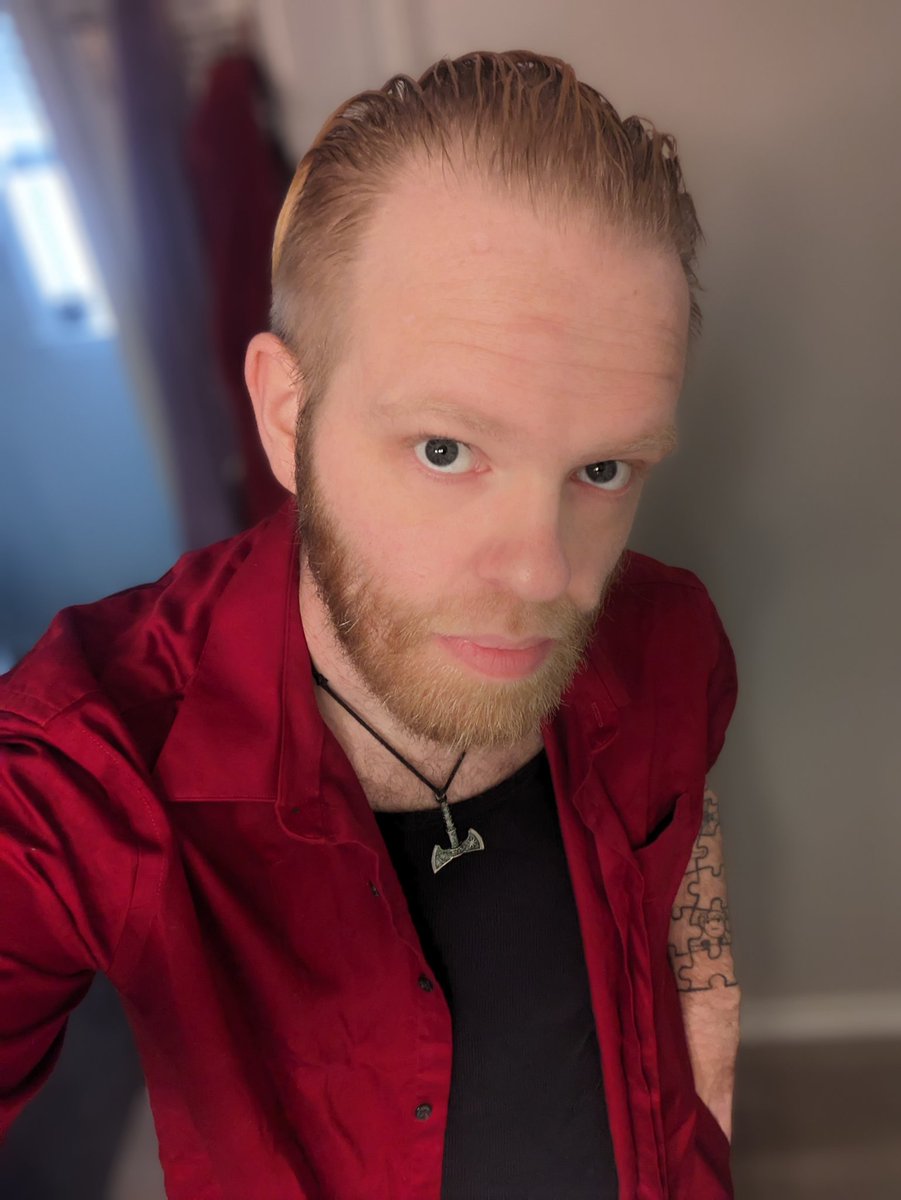 BillBsquared's tweet image. 30+ where you at? 
RT a selfie and your age! 

Turned 44 in July