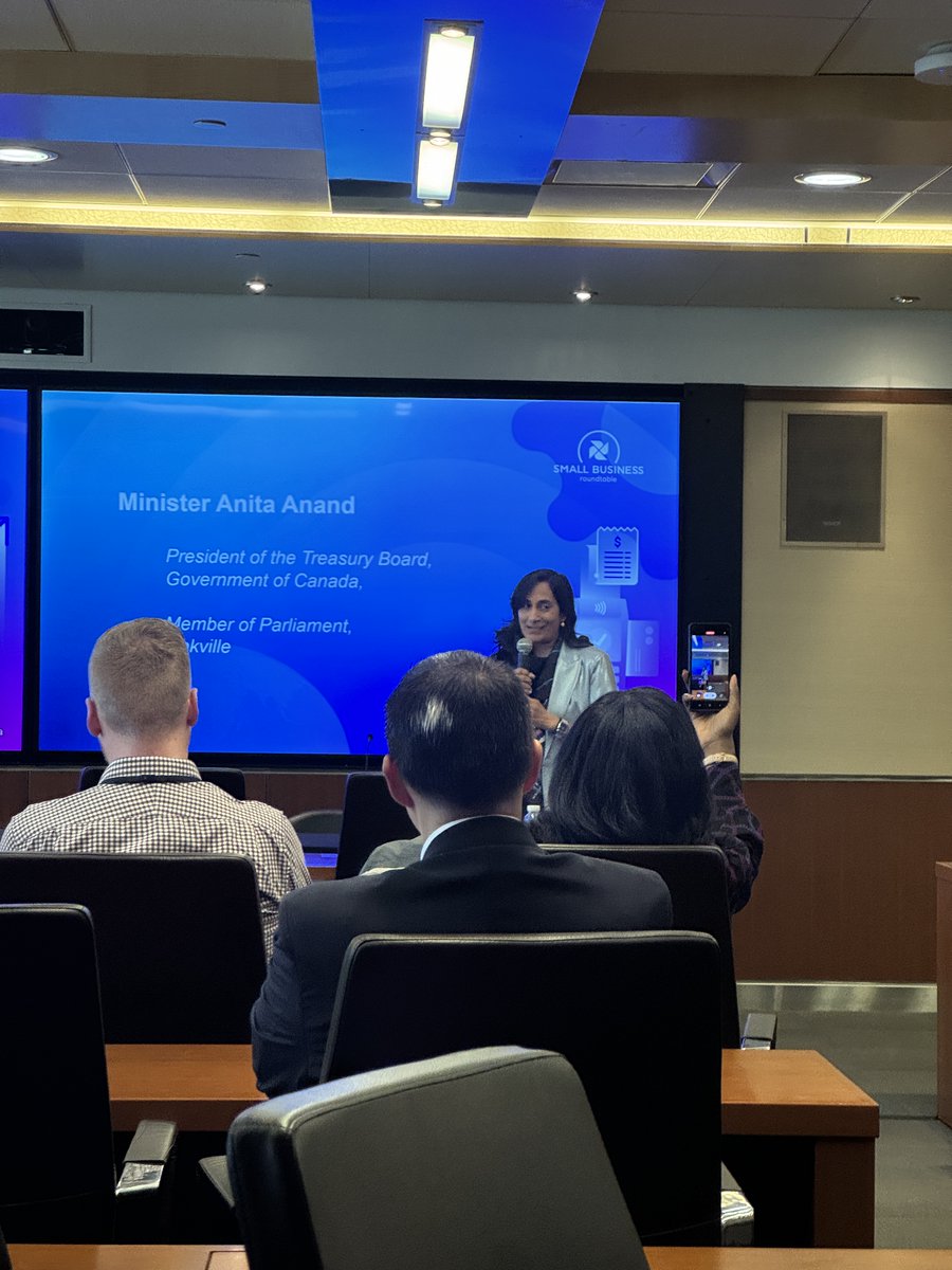 memocruz's tweet image. I met  @AnitaAnandMP when I arrived to #Canada few years ago; she was a law professor, and I was an international student. Yesterday. I met her again  at #EX24. Thank @SmBizRoundtable for your kind invitation and congratulate your team for a great event.
