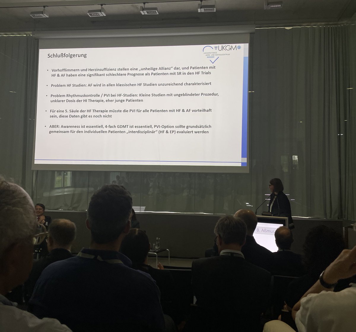 Daniel Messiha, MD (@realdocdan) on Twitter photo Prof. Aßmus betont Stellenwert optimaler #heartfailure Therapie bei #Afib
🔹#Afib als Folge der #HF oder vice versa?
🔹VHF als Krankheitsmarker der #HF
🔹 #Afib in #HF Studien unklar definiert
<a href="/TRassafMD/">Tienush Rassaf</a> <a href="/SMathewi/">Shibu Mathew</a> <a href="/UniklinikEssen/">Uniklinikum Essen</a> <a href="/EssenBeat/">Essen - feels the Beat</a> <a href="/sebFeickert/">Sebastian Feickert</a> <a href="/YoungDgk/">Young DGK</a> <a href="/BetzKonstanze/">Konstanze Betz</a> Prof. Aßmus betont Stellenwert optimaler #heartfailure Therapie bei #Afib
🔹#Afib als Folge der #HF oder vice versa?
🔹VHF als Krankheitsmarker der #HF
🔹 #Afib in #HF Studien unklar definiert
<a href="/TRassafMD/">Tienush Rassaf</a> <a href="/SMathewi/">Shibu Mathew</a> <a href="/UniklinikEssen/">Uniklinikum Essen</a> <a href="/EssenBeat/">Essen - feels the Beat</a> <a href="/sebFeickert/">Sebastian Feickert</a> <a href="/YoungDgk/">Young DGK</a> <a href="/BetzKonstanze/">Konstanze Betz</a>