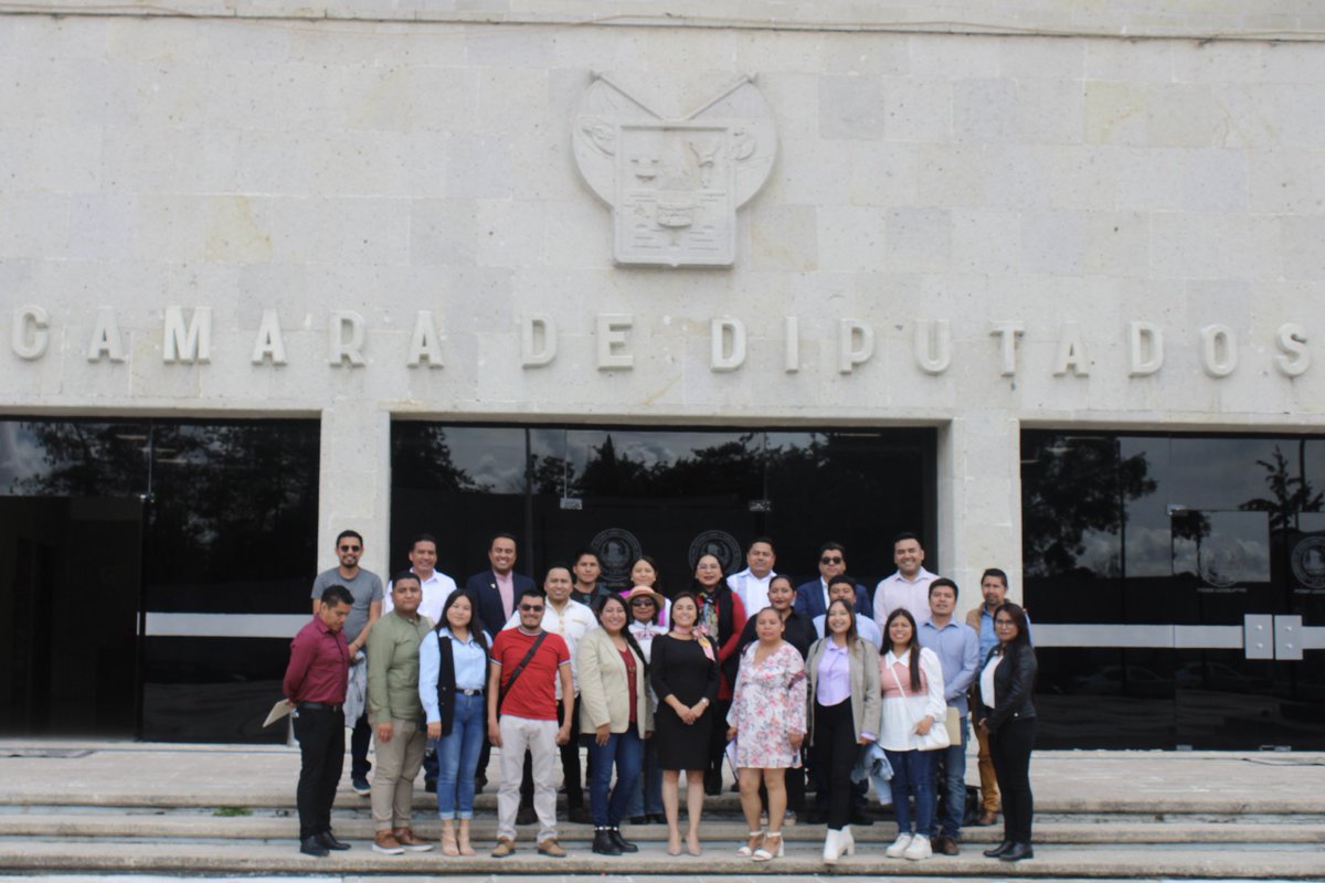 tavo_callejas's tweet photo. Hace algunos días el segundo piso de la Cuarta transformación formalmente acaba de iniciar.
En el #DistritoV con la compañera Cynthia Delgado qué con su liderazgo y compromiso sabemos que va legislar con el pueblo y para el pueblo.
#SegundoPisoDeLa4T
#CongresoDeHidalgo https://t.co/4I3e6sJNQ4