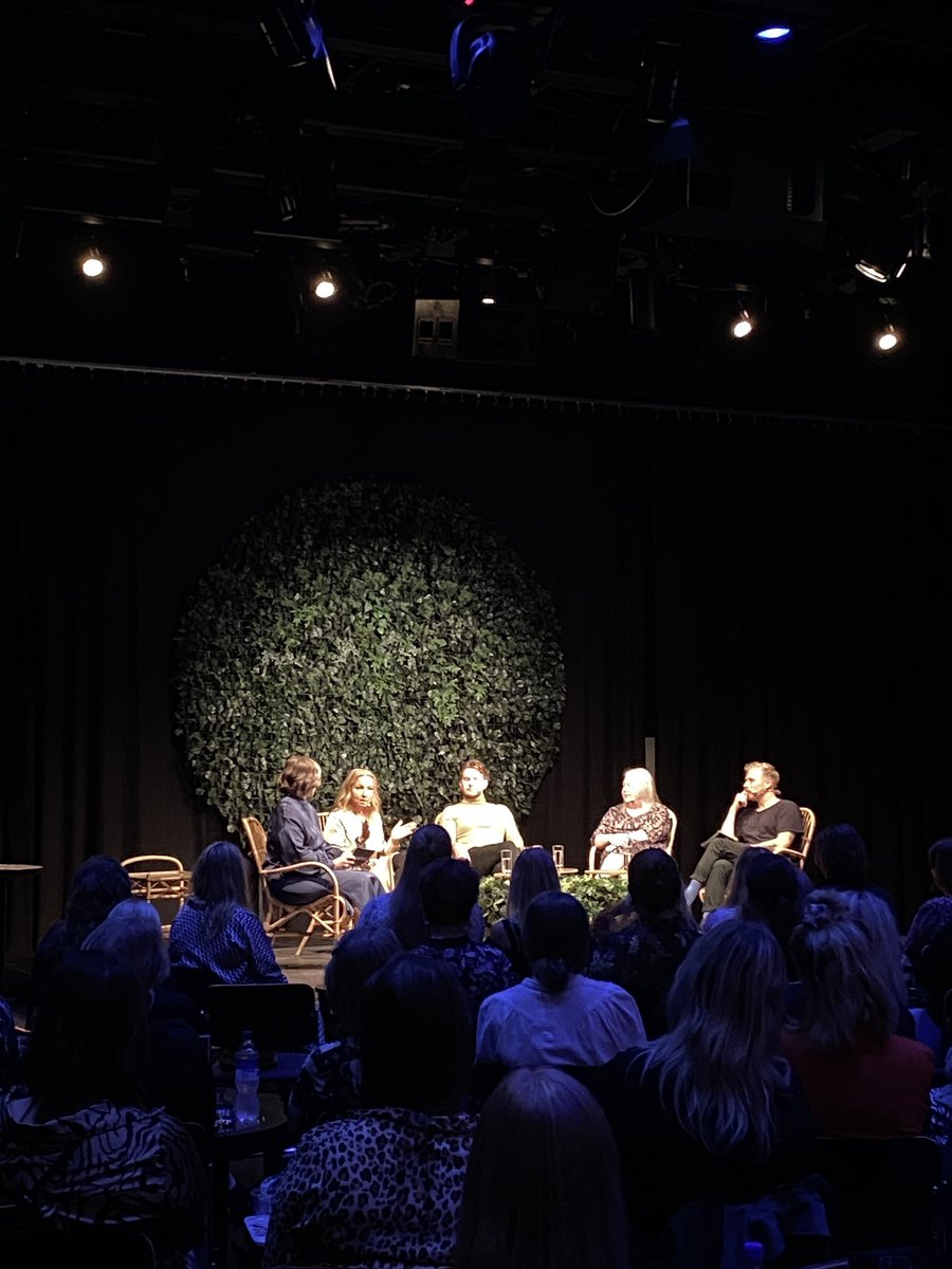 "Mitä enemmän näkee vaivaa, tilastollisesti mahdollisuus rakkauden löytymiseen kasvaa." -Anne Holappa

#PikiTalk #OulunTeatteri