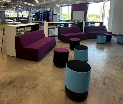 DrDMarsden's tweet photo. ๐ I was so excited to get a sneak peek at the new #FutureReadyLab in @NKCSchools!
๐ @SROfficeWorks is honored to be a part of furnishing the Lab that provides hands-on learning experiences for Ss in an innovative & unique way!
๐๐ผ Congrats to all involved! https://t.co/zKaBNjrAVP