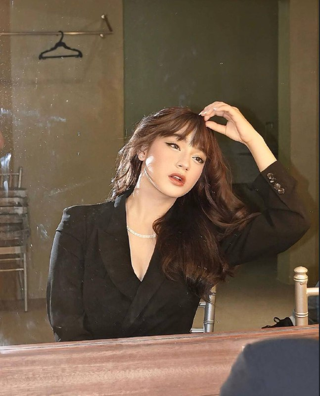 trixiacancino_'s tweet photo. The music video for Jillian Ward’s “Be All Mine” is a visual feast that matches her beautiful vocals!

JILLIAN BeAllMineMV
@Sparkle_GMA https://t.co/XndcVwbnQ5