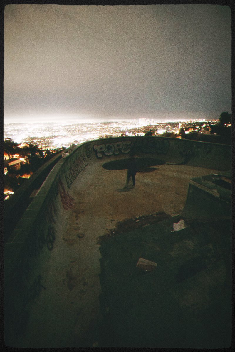 Tola_______'s tweet photo. Who am I?

My name is Chris - 23 - From Lowell Massachusetts - Been doing creative directing/strategies for past 3 years in Los Angeles. Collected over 4 Billion views across platforms. Know content and virality well and. Currently building a clip page as social proof on shorts and TikTok