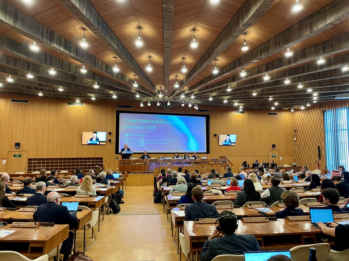 🌐Discours d'ouverture de Rémi Quirion <a href="/SciChefQC/">Rémi Quirion</a> lors de la Table ronde des conseillers scientifiques de haut niveau, à l'UNESCO.

👉Il a pu présenter les priorités et actions du Québec en matière de science ouverte, de littératie scientifique et de diplomatie scientifique.