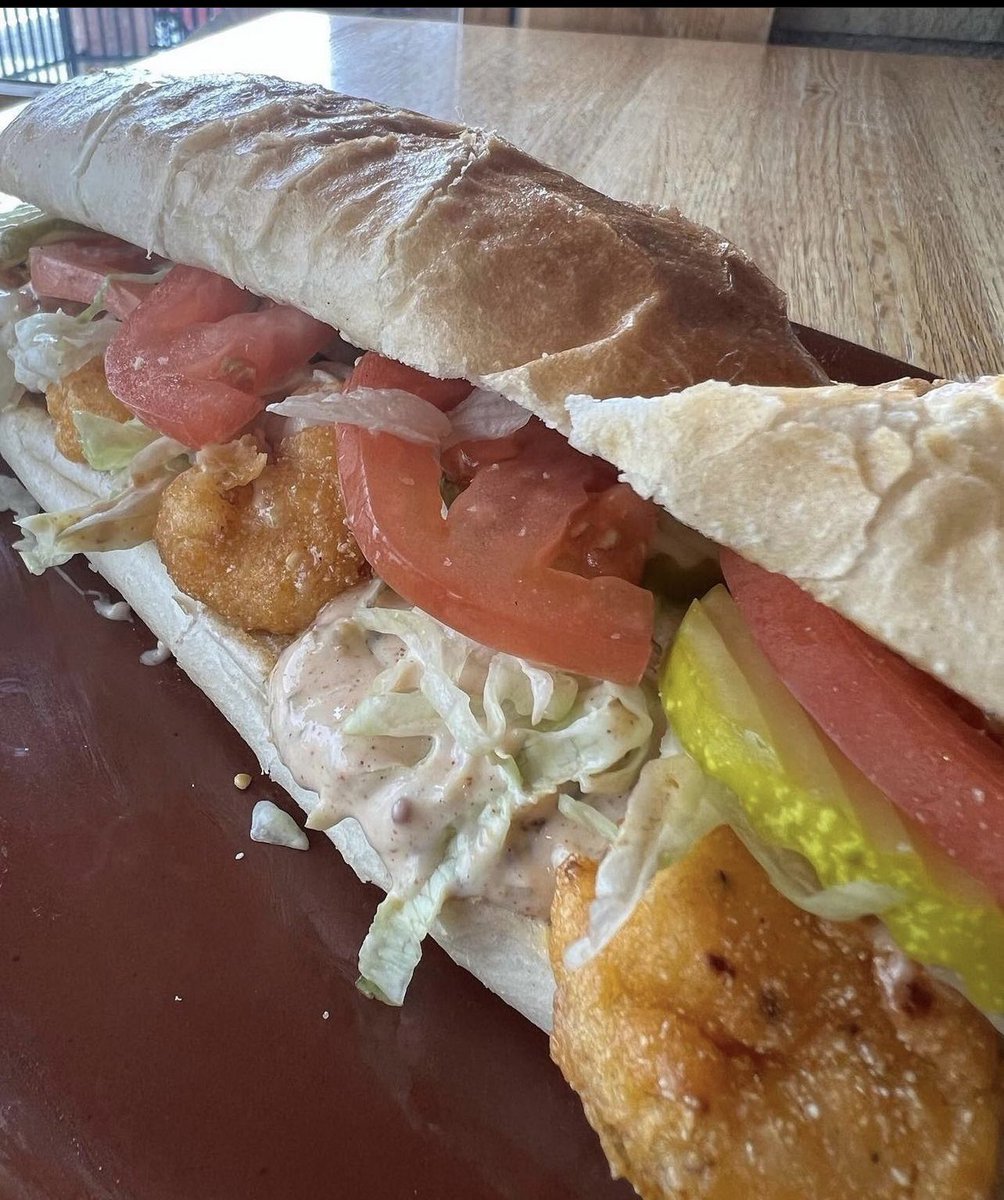 Friday feature!  Shrimp Po Boy!  Cornmeal dusted shrimp, chili lime remoulade, lettuce-tomato-pickle, costanzo hoagie roll.  Want one?? 🙌🏼🙌🏼 ➡️Give us a call!  724-935-9870

View our menu at poorrichardspublichouse.com