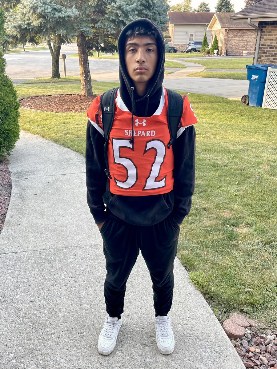 UveeU's tweet photo. Game day! Let’s go MARTINEZ! #52 https://t.co/20B7gOZmaL