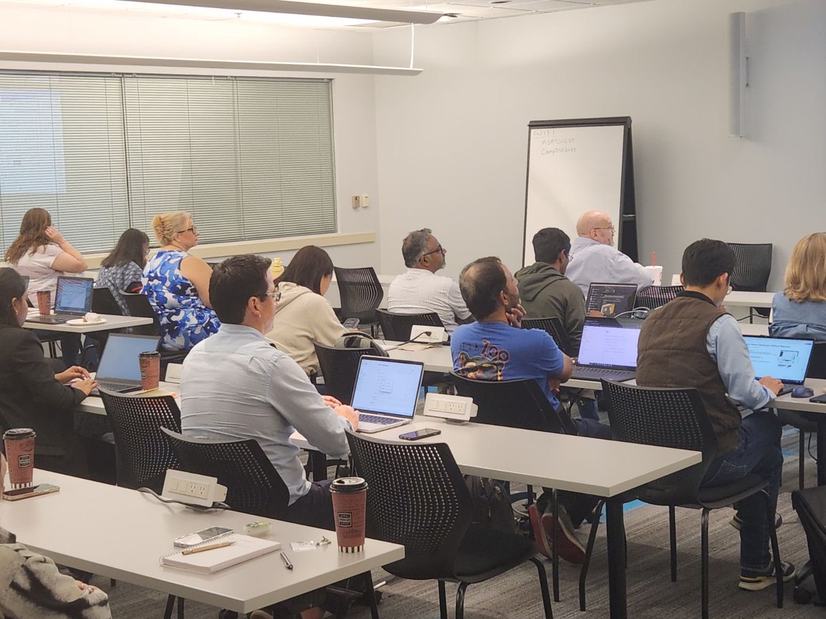 Stolt_Data's tweet image. @DesertIsleSQL precon for #DataSaturdayDallas is underway.  

#Data #Ai