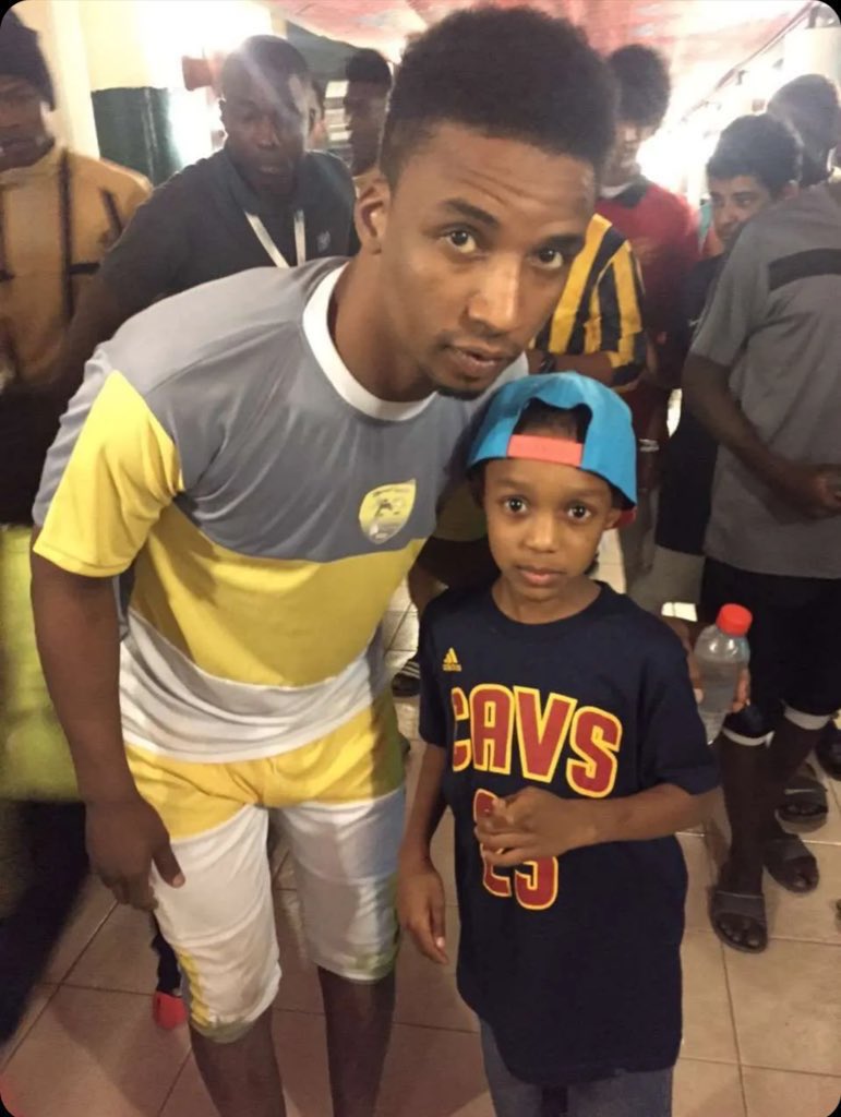 frexbb's tweet image. الموهبه محمد فلاته مع الاسطورة محمد نور قبل عدة سنوات!💛💛💛