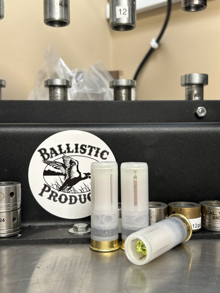 BProducts's tweet image. We&apos;ve got a new Load of the Week featuring these beautiful green-tipped Accutip slugs!
#reloading #reloadingbench #ballisticproducts #shotgun