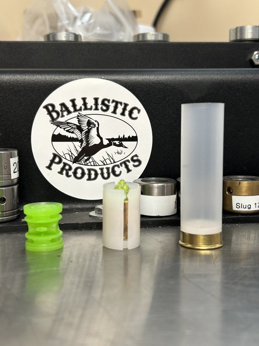 BProducts's tweet image. We&apos;ve got a new Load of the Week featuring these beautiful green-tipped Accutip slugs!
#reloading #reloadingbench #ballisticproducts #shotgun