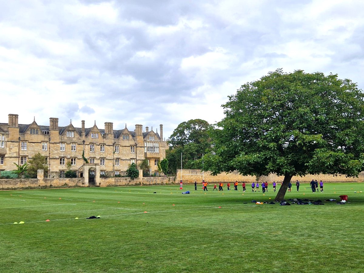CathedralSchool's tweet image. Happy Michaelmas Term! It's been wonderful to welcome pupils, parents and staff back to CCCS this week - and what a busy one it's been #newterm #startofterm #autumn #michaelmas #education #oxford