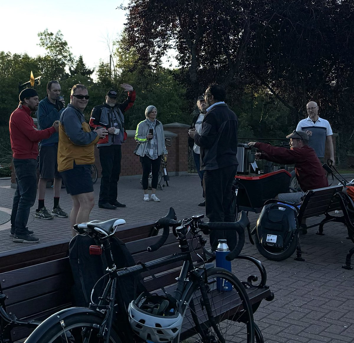 Maryanne W 🇺🇦 (@uptown_one) on Twitter photo Oh say can you see by the dawn’s early light?
The early shift <a href="/coffee_outside/">YEG Coffee Outside</a> c/w the <a href="/handlebarista/">Handlebarista</a> 😎 Oh say can you see by the dawn’s early light?
The early shift <a href="/coffee_outside/">YEG Coffee Outside</a> c/w the <a href="/handlebarista/">Handlebarista</a> 😎