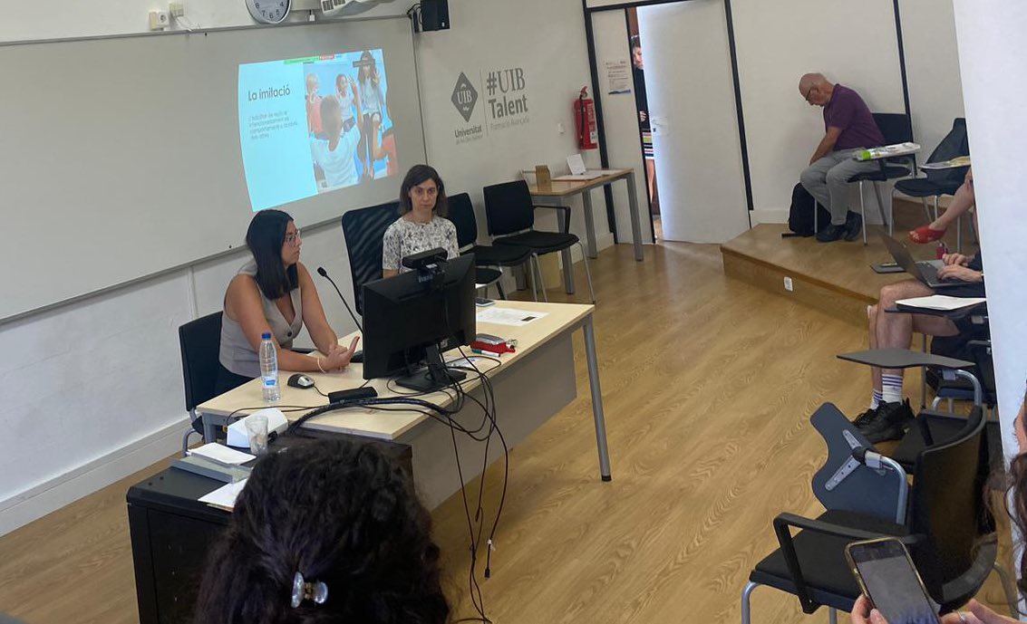 Prosodic and Gestural Studies Group (GrEP-G) (@grepupf) on Twitter photo <a href="/ingridvilag/">Ingrid Vilà-Giménez</a> <a href="/saracoegom/">Sara Coego</a> <a href="/PatrickLRohrer/">Patrick L. Rohrer</a> <a href="/PilarPVives/">Pilar Prieto 🌹🎗</a> Ara és el torn de la presentació de <a href="/JuliaFloritPons/">Júlia Florit-Pons</a> sobre la imitació multimodal en infants en amb desenvolupament típic i trastorns del neurodesenvolupament.
En col·laboració amb <a href="/pronina_marusia/">promar</a>, <a href="/saracoegom/">Sara Coego</a> i <a href="/PilarPVives/">Pilar Prieto 🌹🎗</a> <a href="/ingridvilag/">Ingrid Vilà-Giménez</a> <a href="/saracoegom/">Sara Coego</a> <a href="/PatrickLRohrer/">Patrick L. Rohrer</a> <a href="/PilarPVives/">Pilar Prieto 🌹🎗</a> Ara és el torn de la presentació de <a href="/JuliaFloritPons/">Júlia Florit-Pons</a> sobre la imitació multimodal en infants en amb desenvolupament típic i trastorns del neurodesenvolupament.
En col·laboració amb <a href="/pronina_marusia/">promar</a>, <a href="/saracoegom/">Sara Coego</a> i <a href="/PilarPVives/">Pilar Prieto 🌹🎗</a>