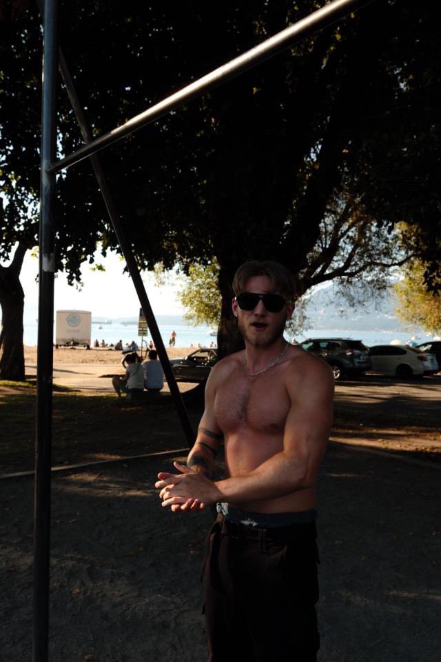 DBoyDaGoat's tweet image. The side to training no one really speaks about:

NETWORK.

It’s crazy who you might bump into just whilst you work out.

In this week alone I’ve met a personal trainer, Calisthenics freestyle athletes x2, a photographer and a big Serbian guy.🤣

A very broad demographic of…