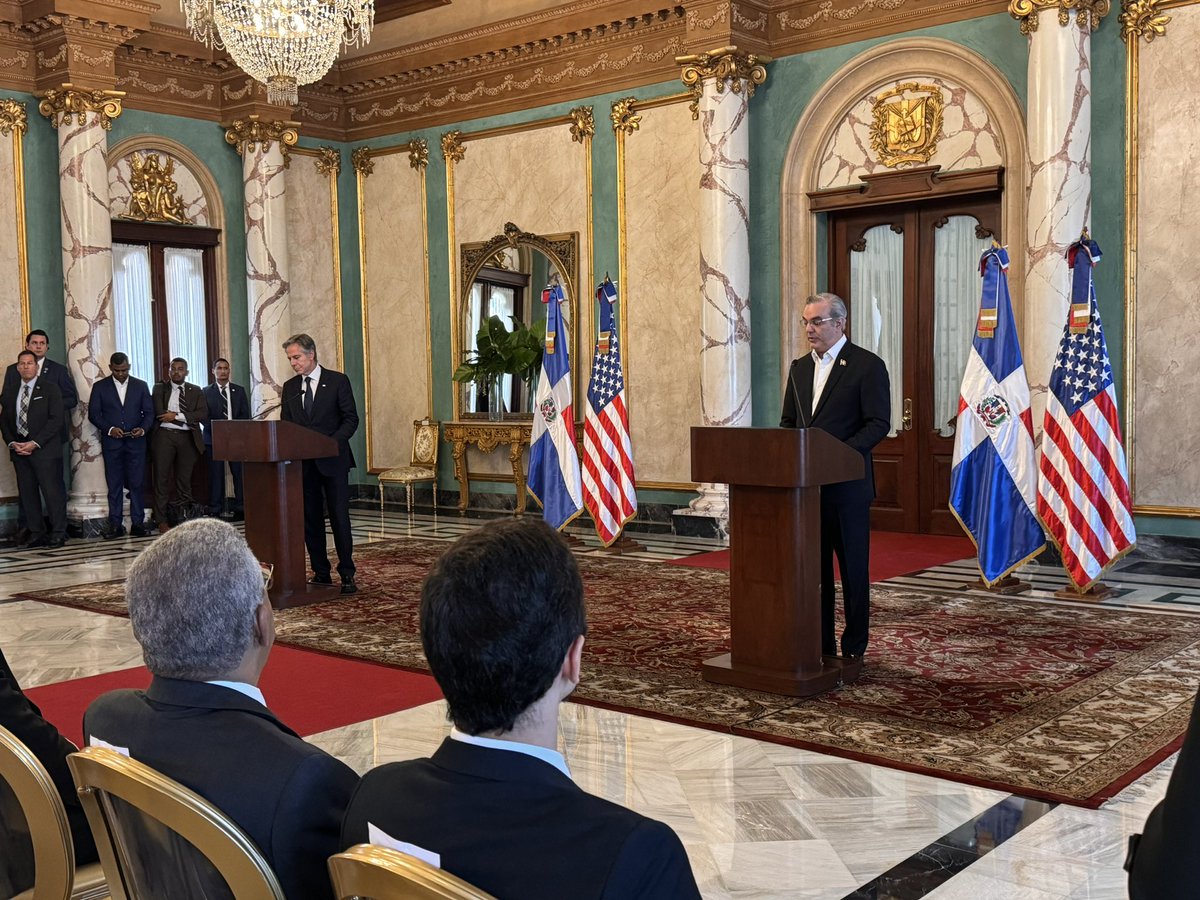 El quinto punto de la declaración del Pdte <a href="/luisabinader/">Luis Abinader</a> en visita de Blinken, es la preocupación por la situación de Venezuela, especialmente por la orden de arresto contra Edmundo González Urrutia #Ahora #Venezuela #BlinkenEnRD