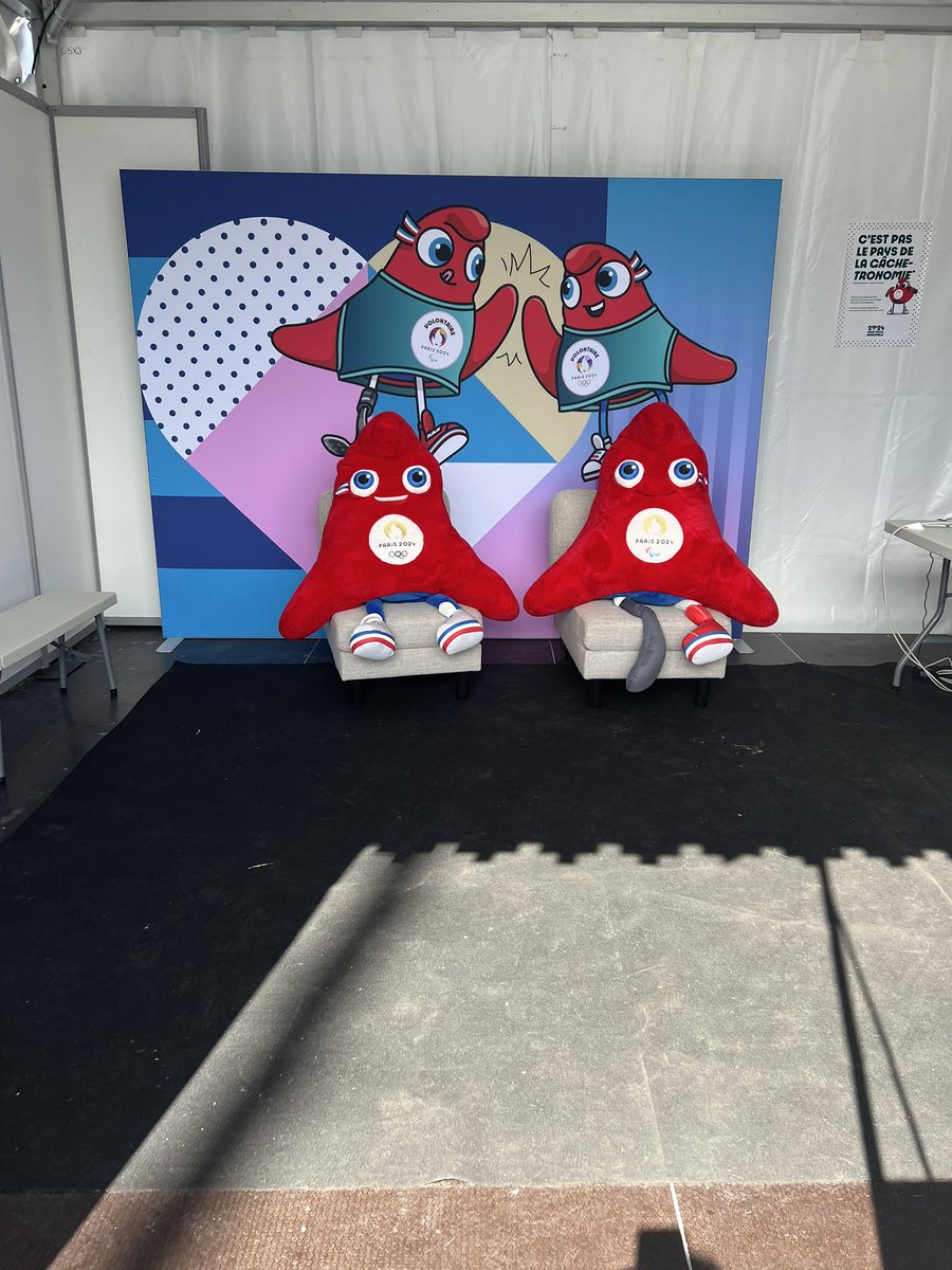 🧡🥇Une équipe en Or pour assurer la connectivité du site de Clichy Sous Bois : pour les athlètes, les journalistes et les images transmises.  Épreuves de paracyclisme ! 
🙏Merci <a href="/paris2024/">Paris 2024</a> #Paralympic2024