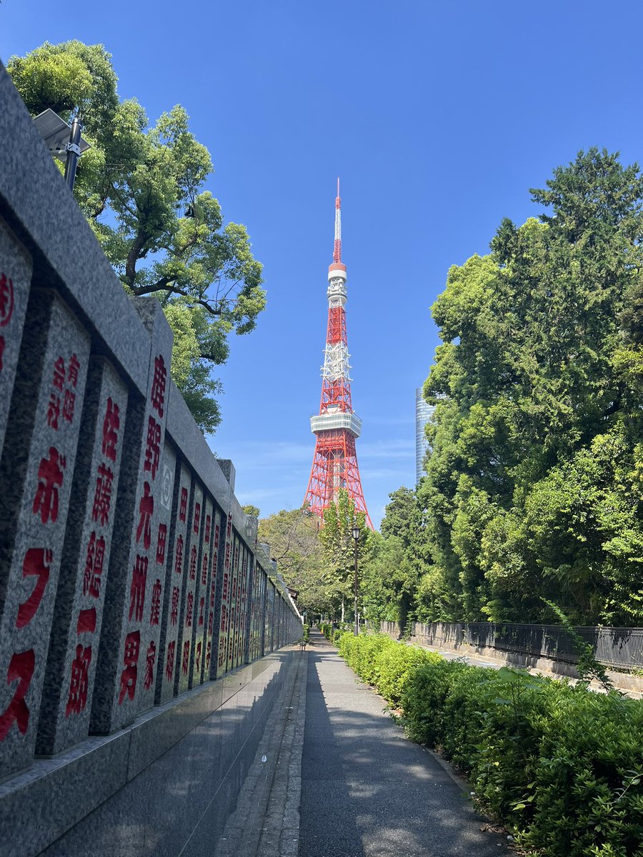 ItsRay96's tweet image. yo, its been awhile since ive post anything here lmao. 
been busy doing reports n such.
might be returning to do more arts, after all this is over.
o yeah, im in japan, for no reason ;&amp;gt;