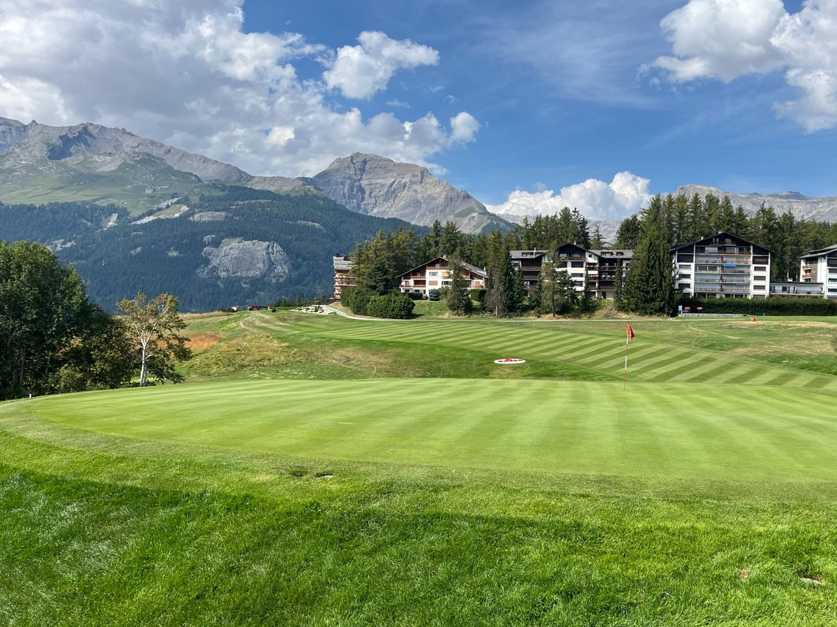 BernhardCompany's tweet image. Exciting times at Crans sur Sierre as the #OmegaEuropeanMasters is in full swing! Last week, our European Territory Manager, Paul Wilcox, was on-site helping Course Manager, Richard Barnes and Mechanic, Maxime Savioz get everything ready for the big event. 

With our trusty…