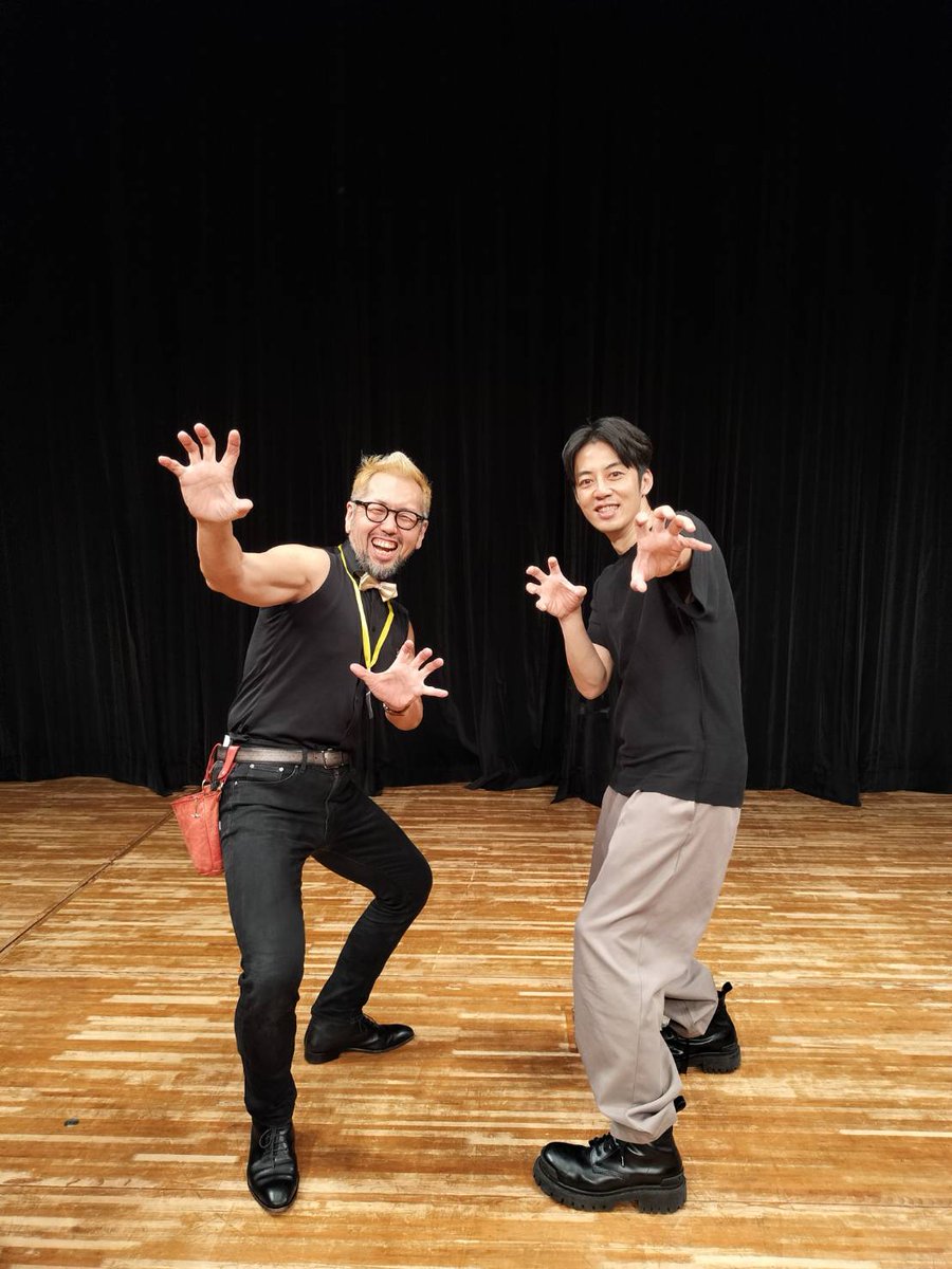 john_misokatsu2's tweet image. 西野亮廣講演会in尼崎
ボランティアスタッフとして参加してきましたー♪
今の仕事すごく楽しくやれてて、「そうか!成功体験重ねてドーパミン出まくりなんだ」って感じました!どんどん膨らませていこう♪
#西野亮廣
#西野亮廣エンタメ研究所
#西野亮廣全国講演会