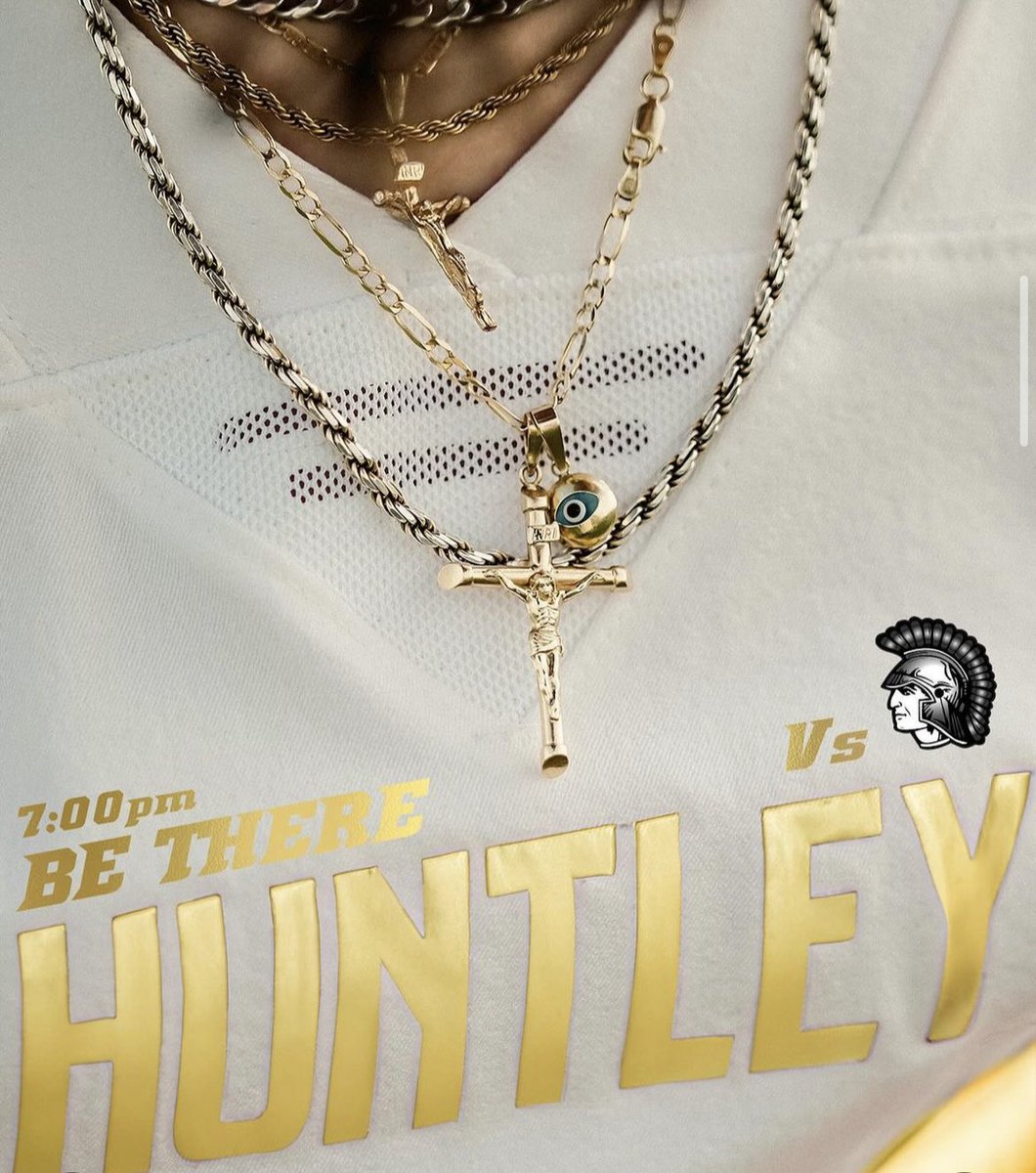 Cant wait to see you all dressed in gold tonight ! 7:00 varsity kickoff be there !⭐️⭐️