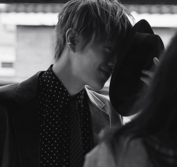 Setelah beristirahat cukup lama, akhirnya saya memutuskan kembali, karena butuh banyak manusia untuk meramaikan linimasa, jadi saya ingin mencari banyak teman, baik anggota saya ( NCT ) maupun lainnya yang berminat. Jatuhkan pertanyaan atau lainnya.