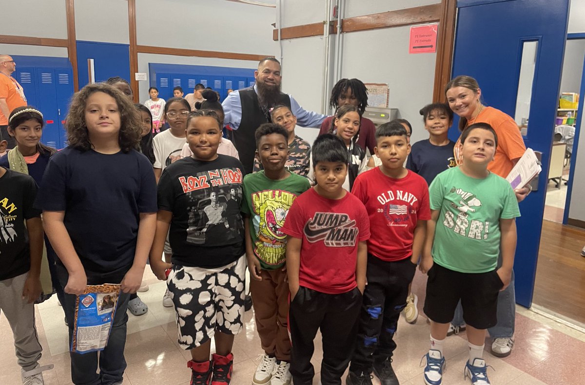 Courtney Monterecy (@cmonterecy) on Twitter photo Thank you for the visit this morning, Supt! Our students were excited to see you in their new school. It was fun to learn that this was the first school Dr. Montanez ever taught at, and hear all the history of this building. <a href="/pvdschools/">Providence Public Schools</a> <a href="/AndreaLuisi12/">Andrea Luisi</a> #FogartyPride <a href="/montanez0124/">javier.montanez0124@</a> Thank you for the visit this morning, Supt! Our students were excited to see you in their new school. It was fun to learn that this was the first school Dr. Montanez ever taught at, and hear all the history of this building. <a href="/pvdschools/">Providence Public Schools</a> <a href="/AndreaLuisi12/">Andrea Luisi</a> #FogartyPride <a href="/montanez0124/">javier.montanez0124@</a>