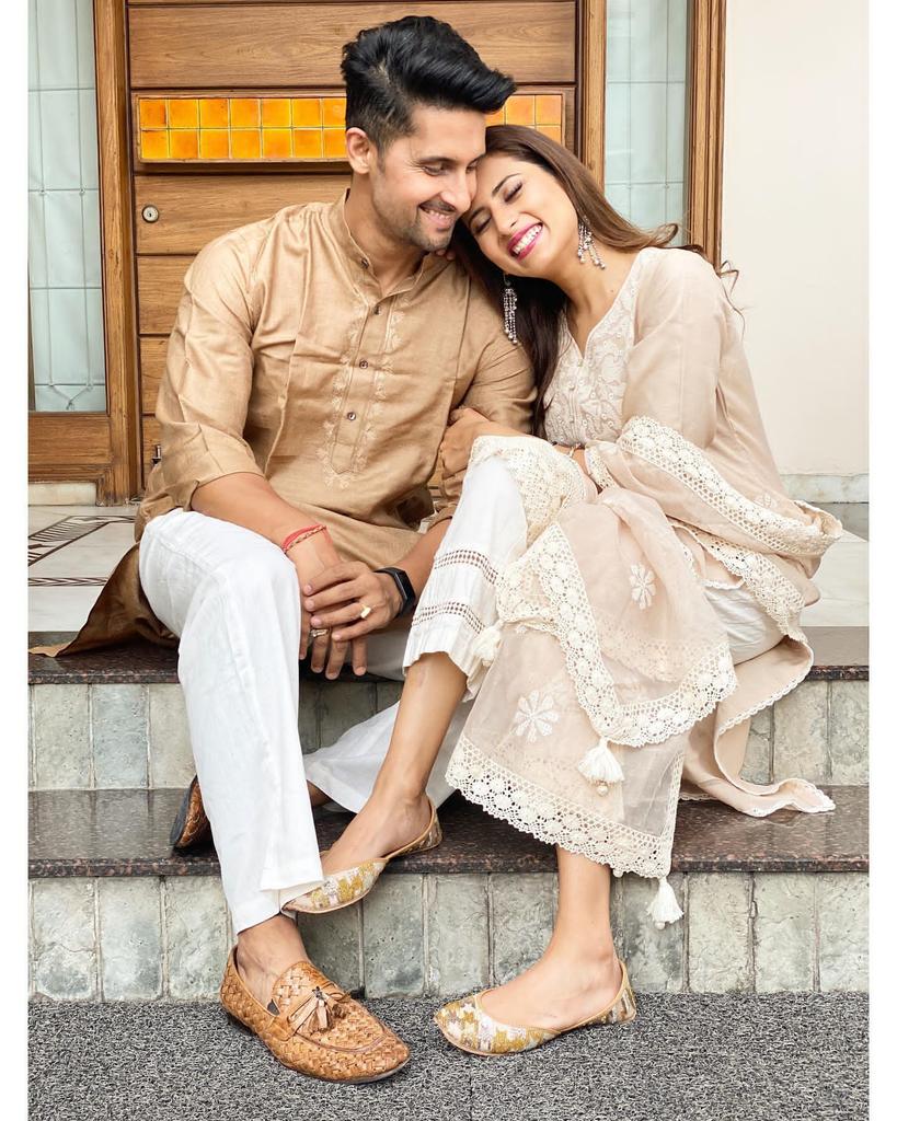 SargunsWorld's tweet photo. Pyaare SaRavi 

HAPPY BIRTHDAY SARGUN MEHTA https://t.co/bR9YGPh2WF