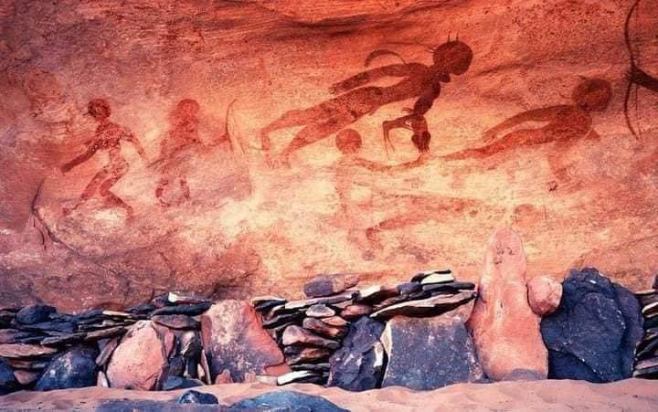 LaZiride's tweet image. Un pays chargé d&apos;histoire 
De #Souk #Ahrass à #Tlemcen en passant par #Guelma ,#Timgad, #Constantine , #Djemila, #Tipaza , #Oran.
De #Béjaïa à #Tamanrasset en passant par #Alger, #Ghardaia, #Djanet
 Ces joyaux millénaires font de l&apos;#Algérie le lieu idéal pour un tourisme culturel